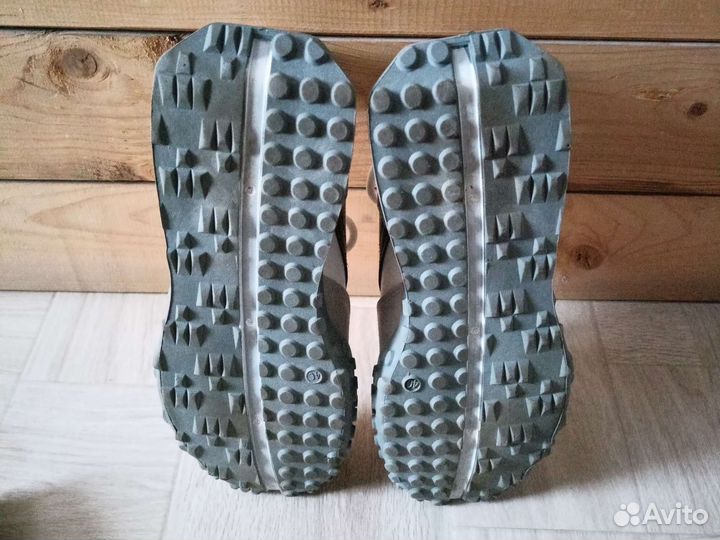 Кроссовки женские