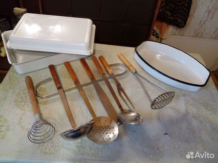 Эмалированная посуда и аксессуары из СССР