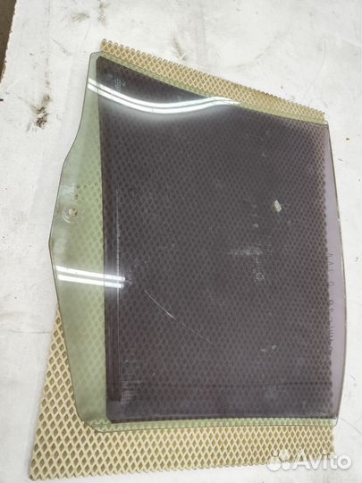 Стекло двери заднее правое Bmw 5-Series