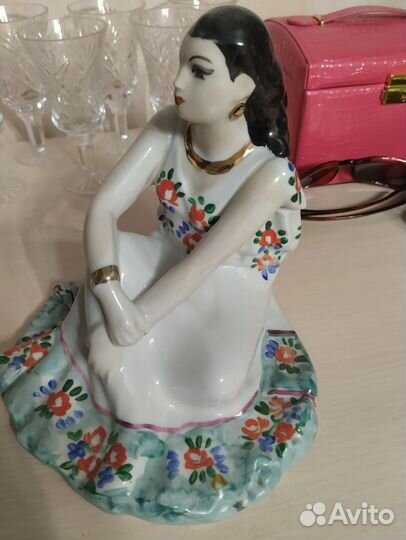 Фарфоровые статуэтки