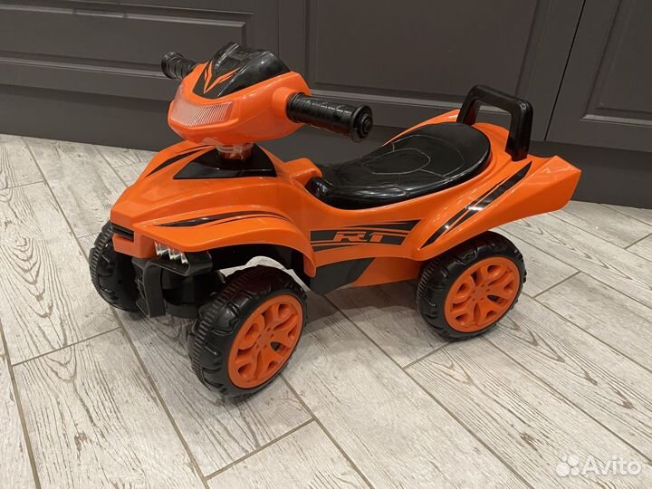 Машинка-каталка