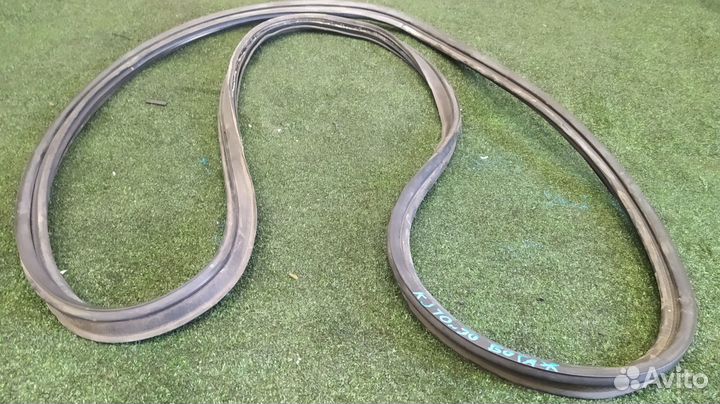 Уплотнение двери багажника Nissan Dualis KJ10