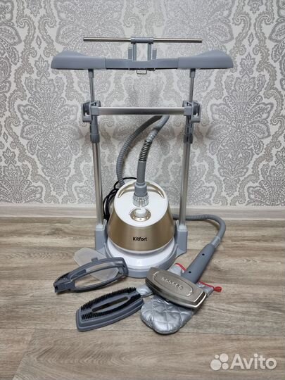 Отпариватель для одежды напольный