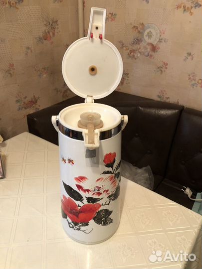 Термос с помпой