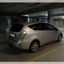 Toyota Prius V 1.8 CVT, 2013, 349 700 км, с пробегом, цена 1 640 000 руб.