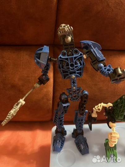 Lego bionicle 2 шт.+запч.+карты;Инструкция 8619