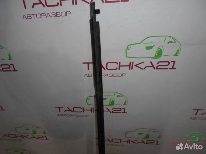 Накладка на заднюю правую дверь Toyota Rav4 CA40