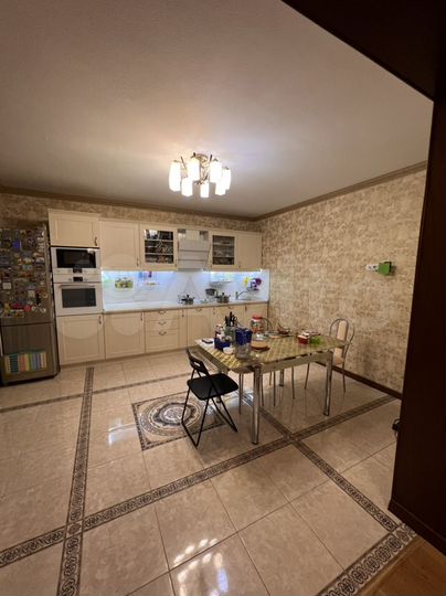 3-к. квартира, 130 м², 5/10 эт.