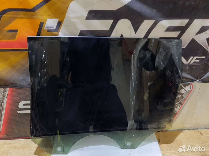 Стекло двери задней R и L Porsche Cayenne 955