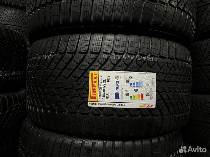 Pirelli Scorpion Winter 2 315/30 R22 и 285/35 R22 108V
