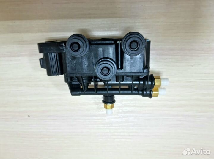 Блок клапанов Range Rover L322 (2002-2012)