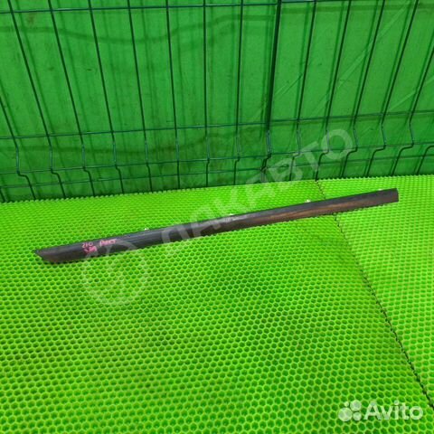 Молдинг двери задний правый Mercedes-Benz E W210