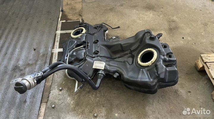 Топливный бак Audi A4 B8 2.0 tfsi multitronic