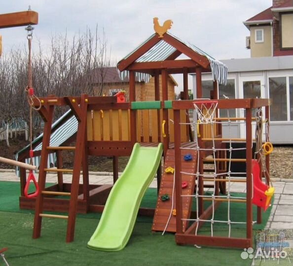 Детская спортивная площадка уличная