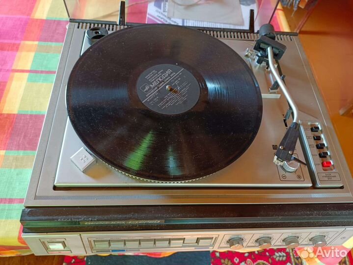 Электрофон сетевой транзисторный Вега-109 - стерео