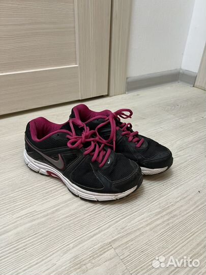 Кроссовки женские nike бу