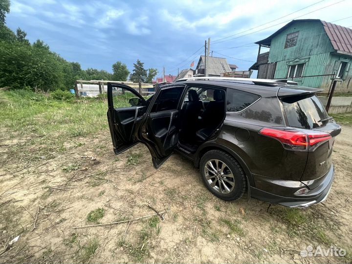 Toyota RAV4 2.5 AT, 2018, 98 000 км