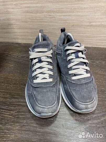 Кроссовки Skechers размер 42