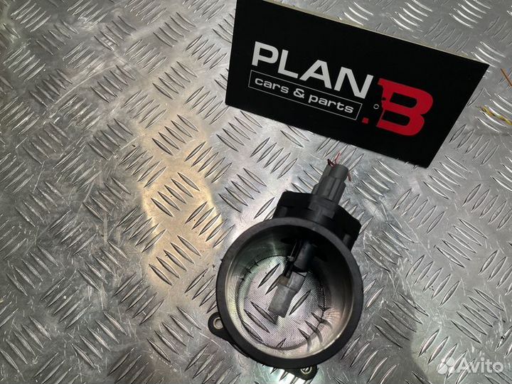 Датчик массового расхода воздуха Nissan Avenir W11