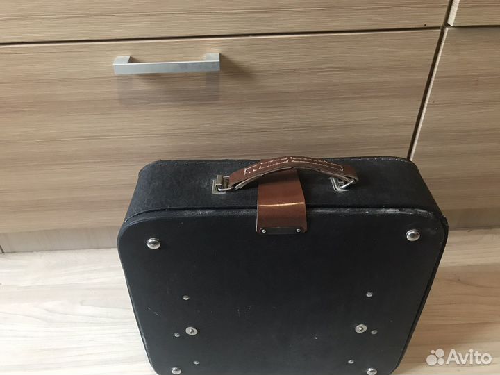 Печатная пишущая машинка