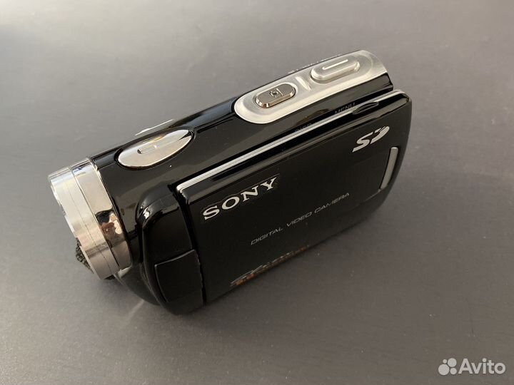 Видеокамера Sony slim SD