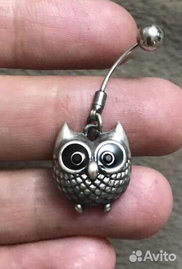 Удивлённая сова сережка в пупок новая под серебро
