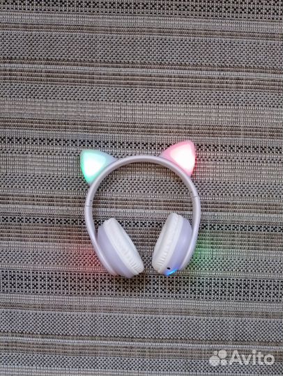 Беспроводные наушники с подсветкой и ушками