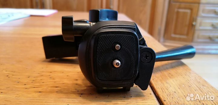 Штатив кронштейн для фотокамеры с фиксатором