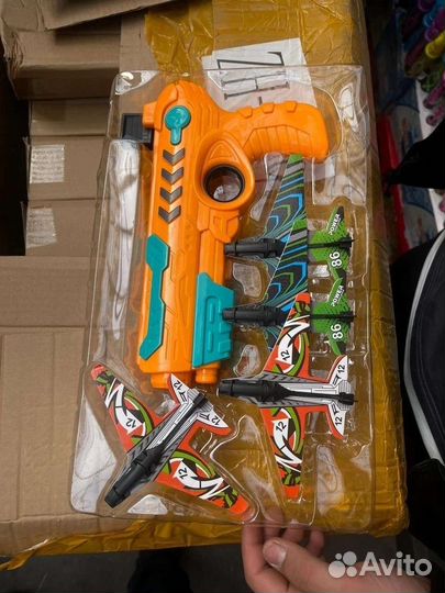 Писталет пускающий самолетики