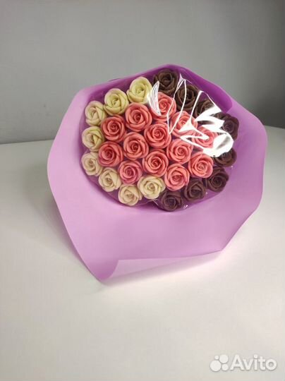 Букет - 29 Роз из Белого и Молочного Шоколада