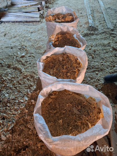 Опилки в мешках