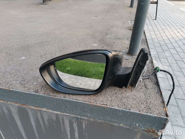 Зеркало заднего вида правое и левое vw jetta 6