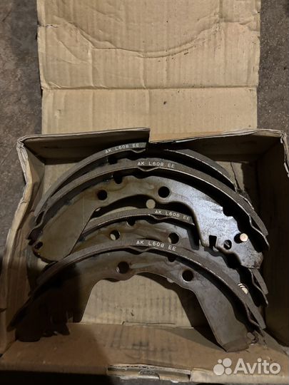 Барабанные колодки Mitsubishi