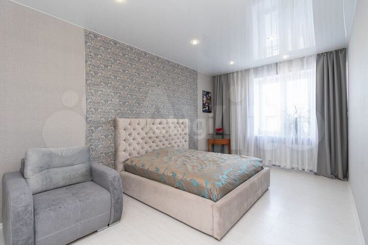 3-к. квартира, 118 м², 5/17 эт.