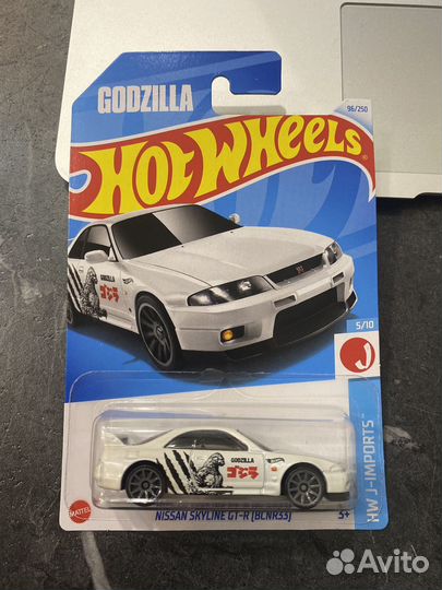 Модель автомобиля Hot Wheels Mercedes