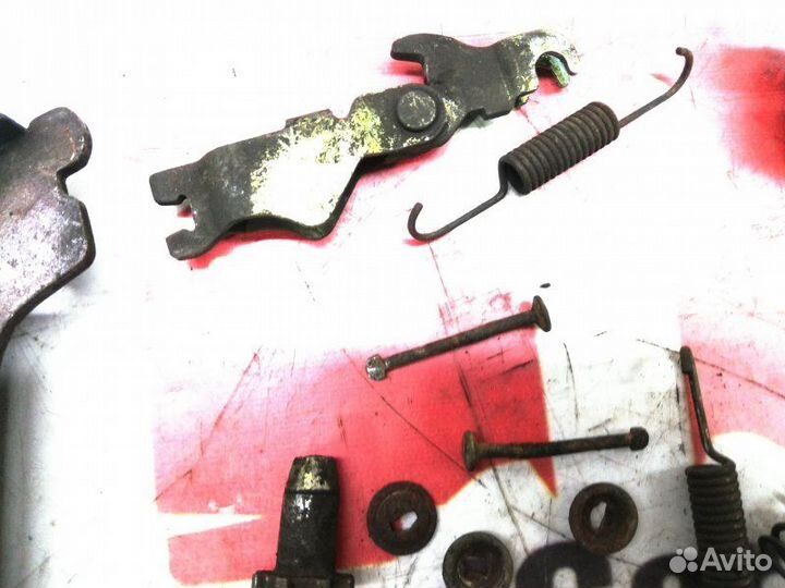 Механизм стояночного тормоза Kia Sorento BL D4CB