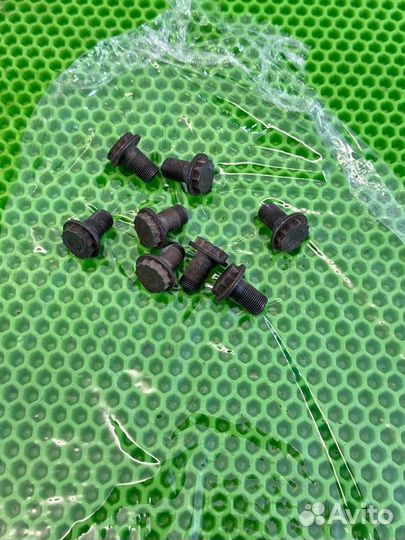 Болт маховика Honda Civic FK1 R18A2 2005-2012