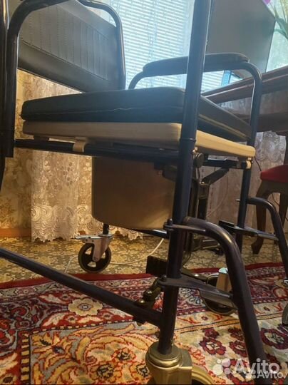 Кресло каталка с санитарным оснащением