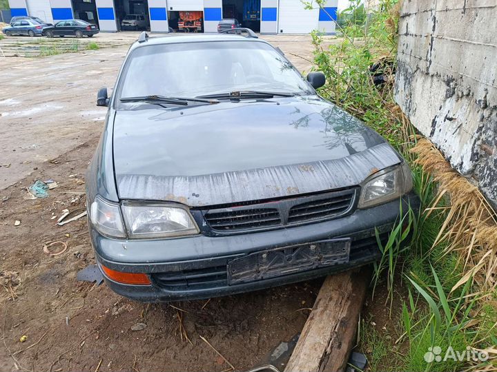 В разборе Тойота Карина Е 2.0 л. 133 лс. 1994 г