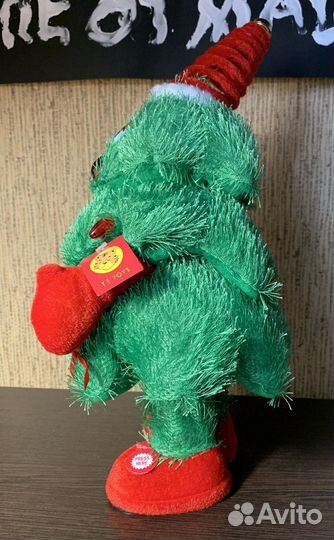 Детские игрушки. Елка. Мигает, поет, танцует