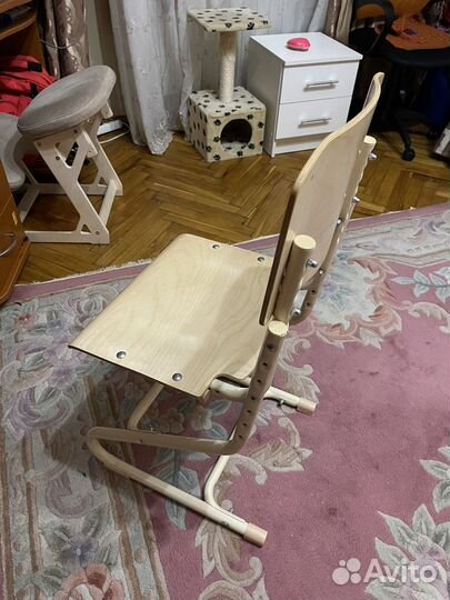 Стул школьный