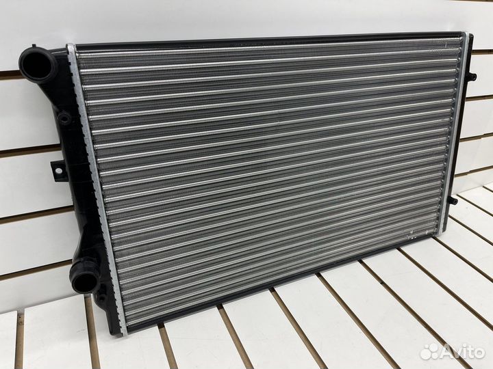 Радиатор охлаждения Skoda superb