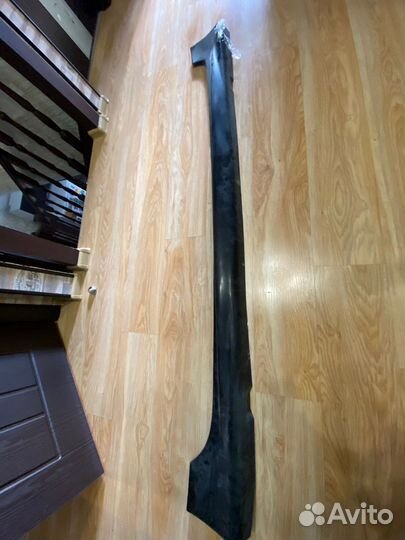 Декоративный порог правый на Honda civic 4d