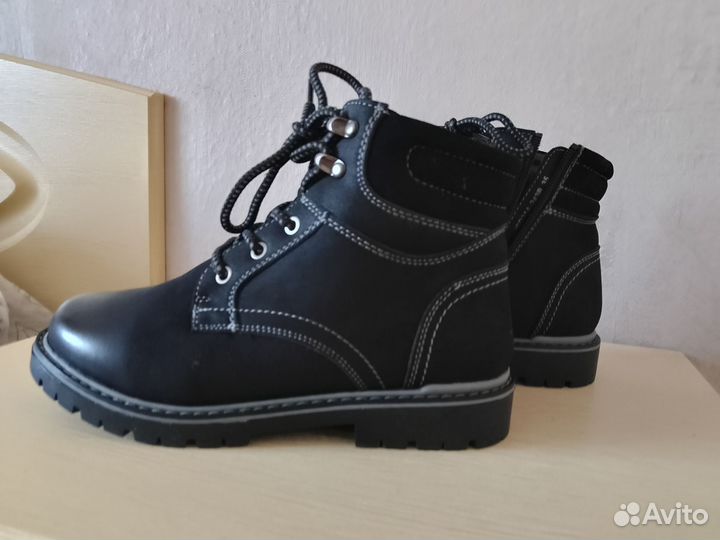 Продам зимние новые ботинки