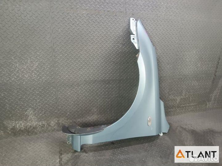 Крыло переднее левое mazda demio