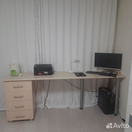 Учебный стол