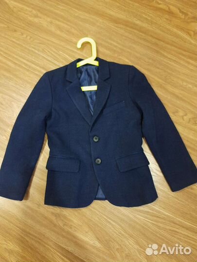 Фирменный костюм /пиджак для мальчика р 110-116