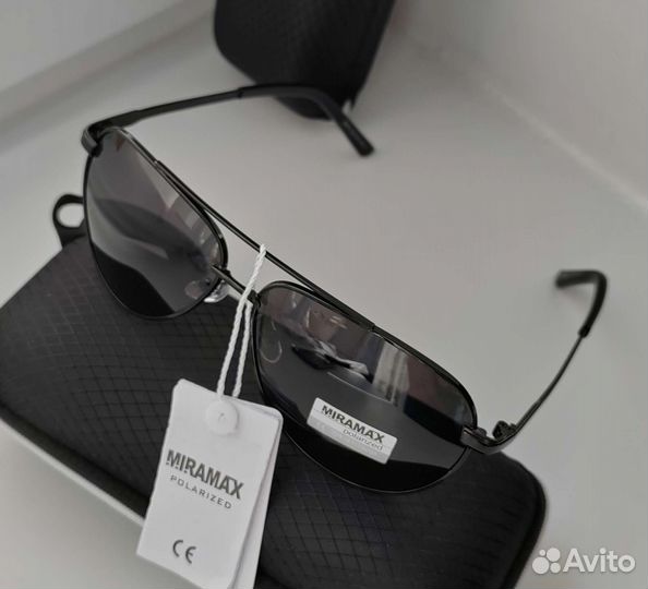 Солнцезащитные очки Aviator черные