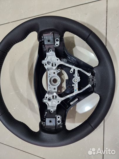 Руль кожа Toyota Auris 2014г NZE181 в Хабаровске