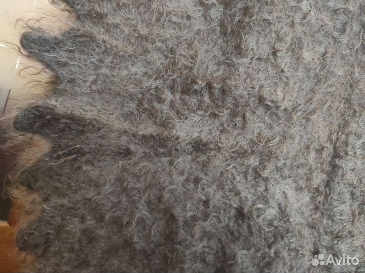 Пуховый платок из козьей шерсти